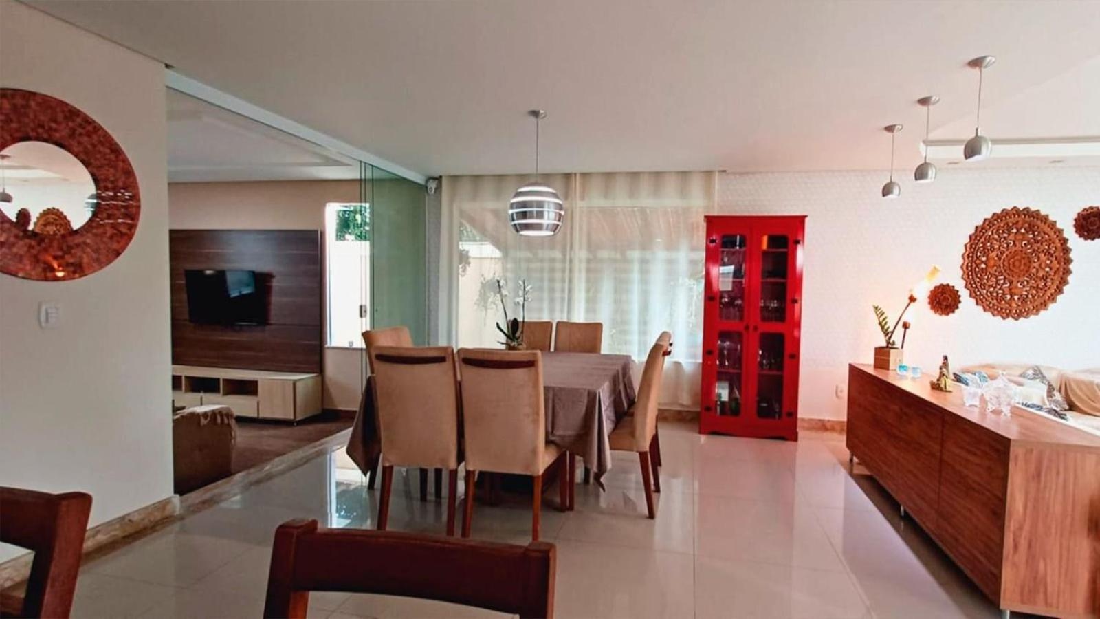 Casa Com 5 Quartos E Area Gourmet Em *
