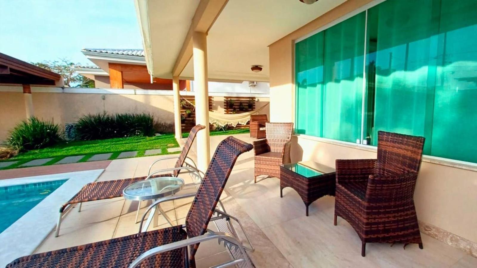 Casa Com 5 Quartos E Area Gourmet Em